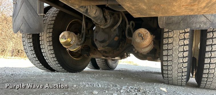 image for item ET6992 2014 International 7500 dump truck