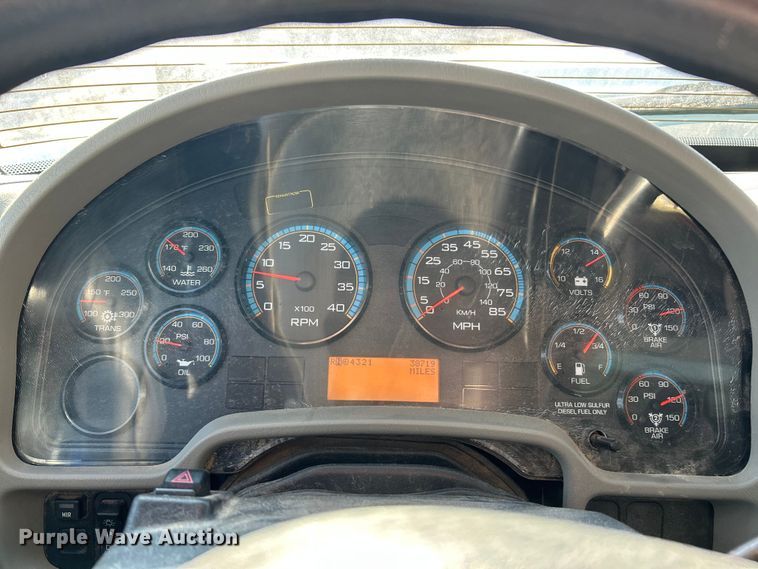 image for item ET6992 2014 International 7500 dump truck