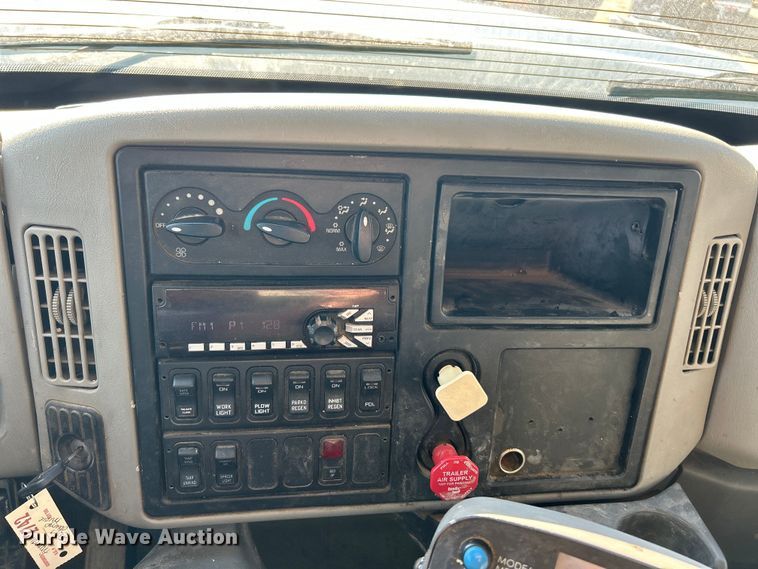 image for item ET6992 2014 International 7500 dump truck