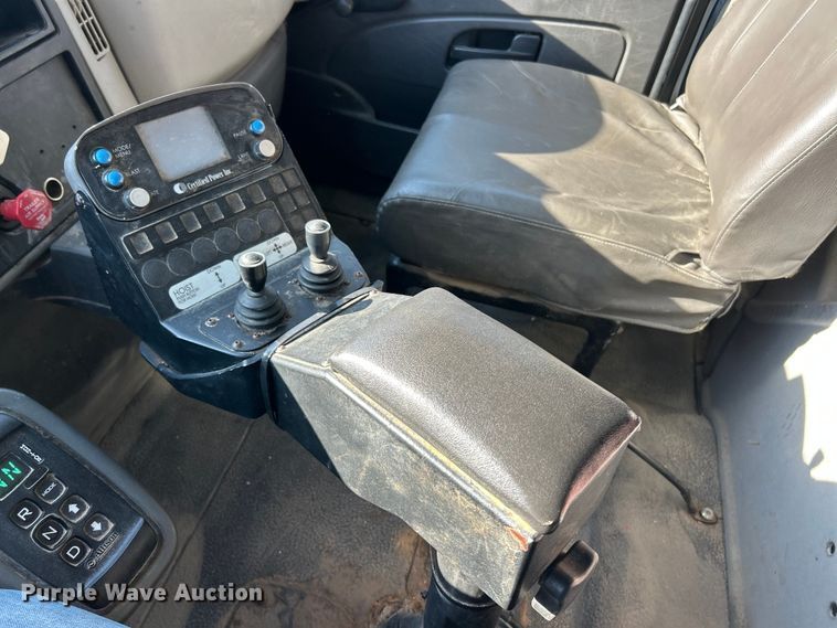 image for item ET6992 2014 International 7500 dump truck