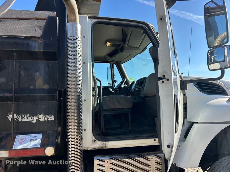 image for item ET6992 2014 International 7500 dump truck