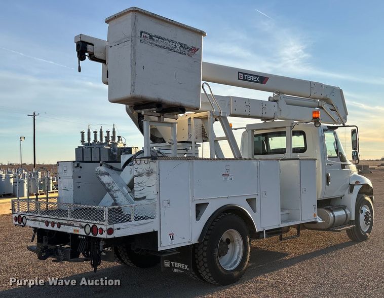 image for item EU4847 2013 International 4400 SBA bucket truck