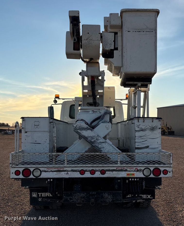 image for item EU4847 2013 International 4400 SBA bucket truck