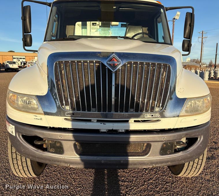 image for item EU4847 2013 International 4400 SBA bucket truck