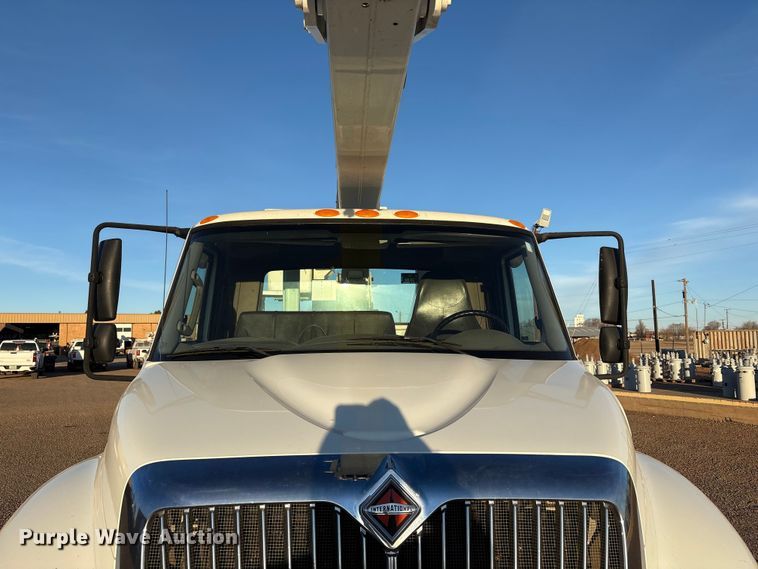 image for item EU4847 2013 International 4400 SBA bucket truck