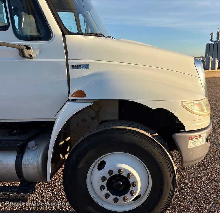 image for item EU4847 2013 International 4400 SBA bucket truck