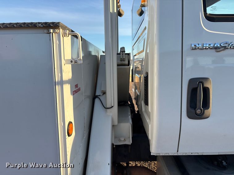 image for item EU4847 2013 International 4400 SBA bucket truck