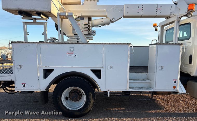 image for item EU4847 2013 International 4400 SBA bucket truck