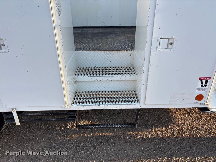 image for item EU4847 2013 International 4400 SBA bucket truck