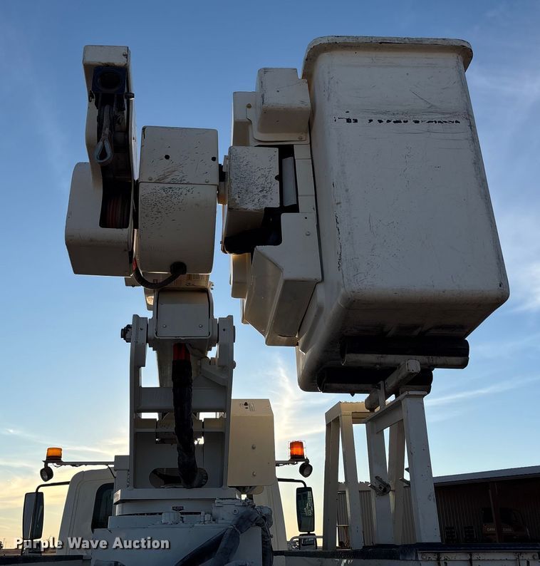 image for item EU4847 2013 International 4400 SBA bucket truck