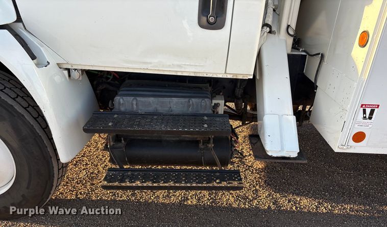 image for item EU4847 2013 International 4400 SBA bucket truck