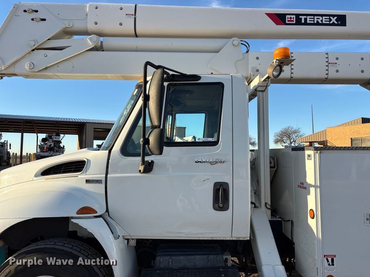 image for item EU4847 2013 International 4400 SBA bucket truck