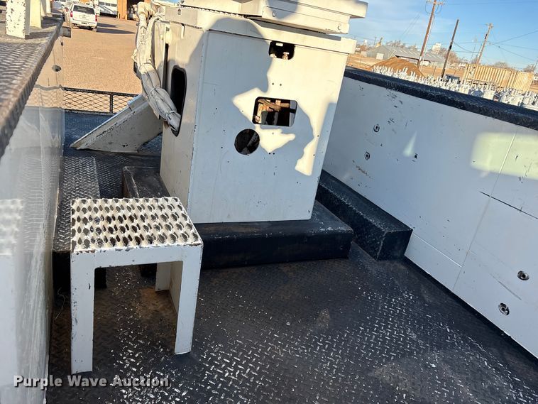 image for item EU4847 2013 International 4400 SBA bucket truck