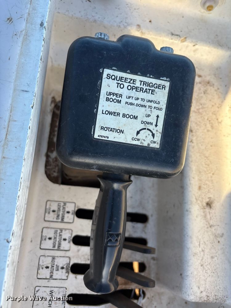 image for item EU4847 2013 International 4400 SBA bucket truck