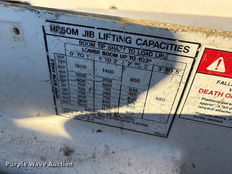 image for item EU4847 2013 International 4400 SBA bucket truck