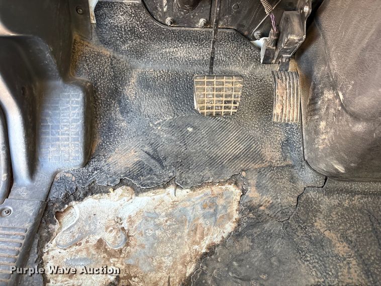 image for item EU4847 2013 International 4400 SBA bucket truck