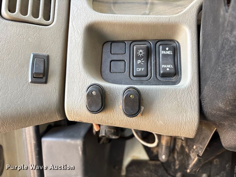 image for item EU4847 2013 International 4400 SBA bucket truck