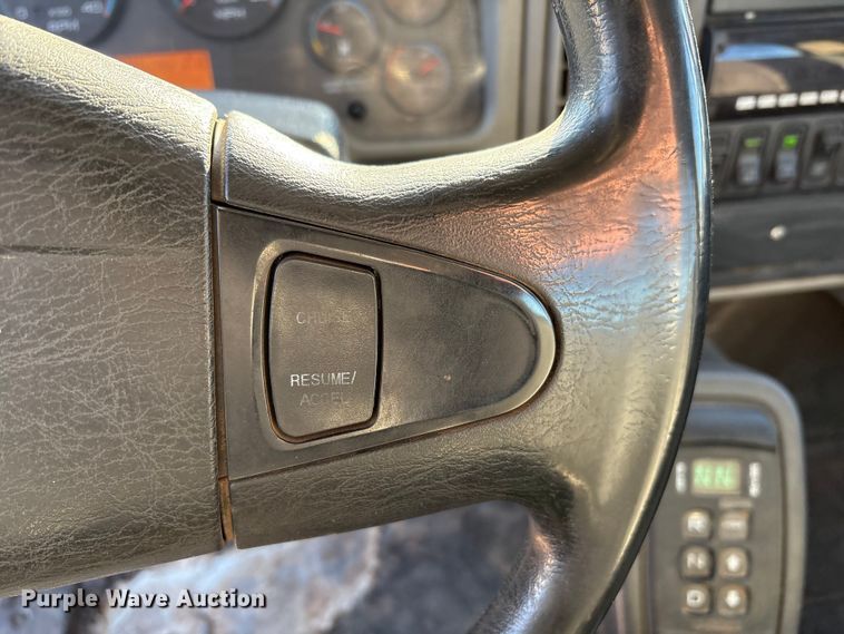 image for item EU4847 2013 International 4400 SBA bucket truck