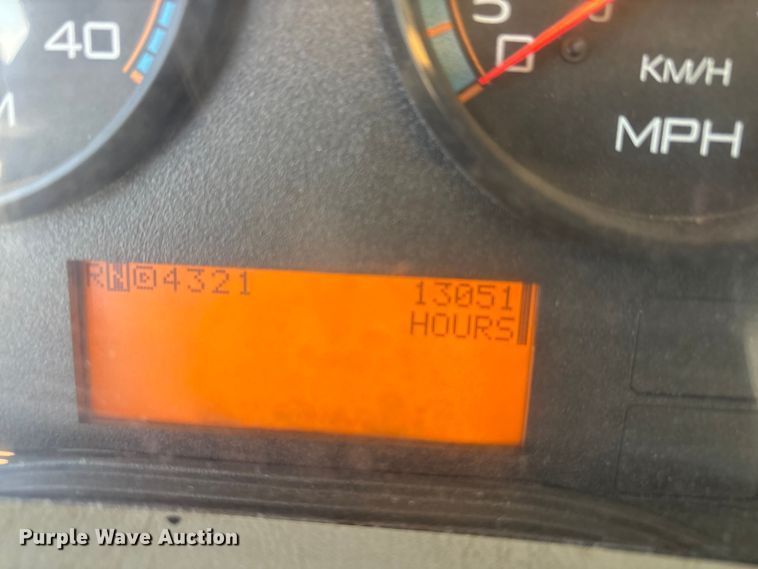 image for item EU4847 2013 International 4400 SBA bucket truck