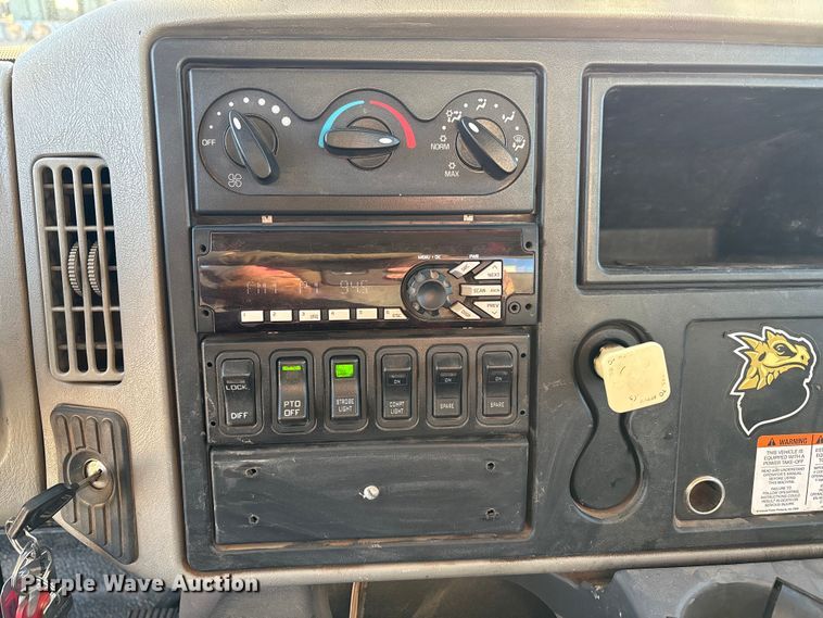 image for item EU4847 2013 International 4400 SBA bucket truck