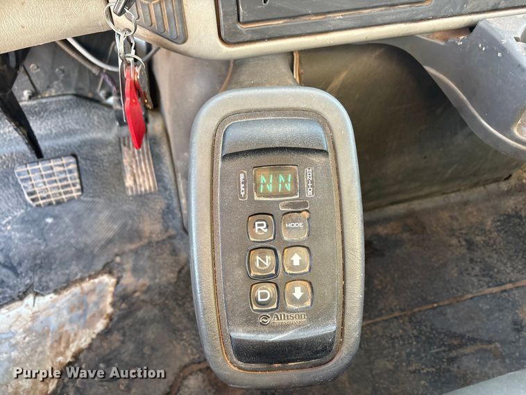 image for item EU4847 2013 International 4400 SBA bucket truck