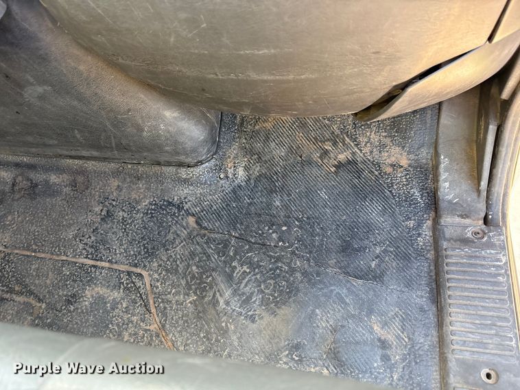 image for item EU4847 2013 International 4400 SBA bucket truck