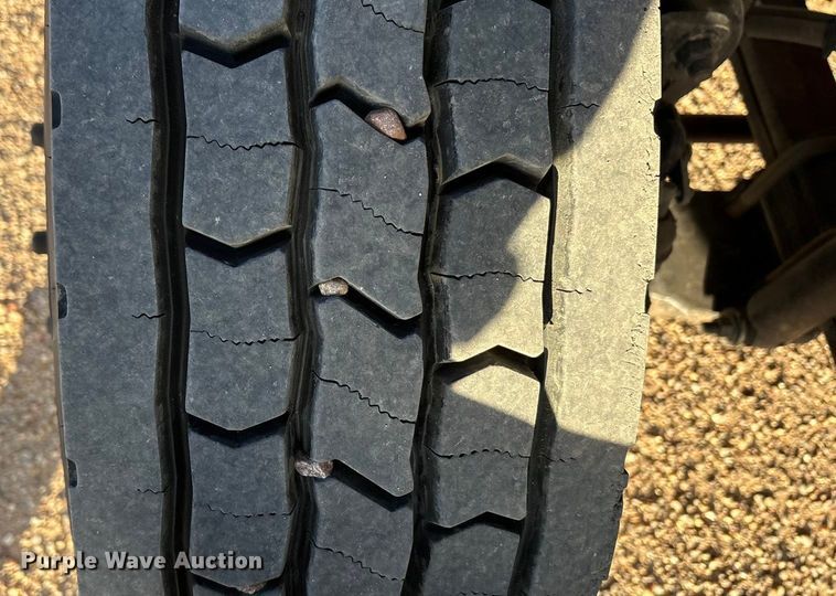 image for item EU4847 2013 International 4400 SBA bucket truck