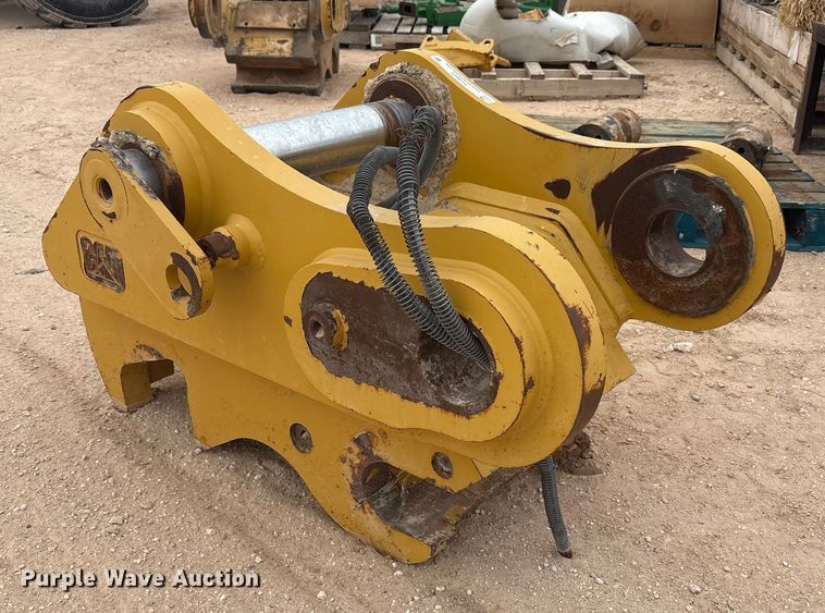 image for item EU4854 2018 Caterpillar 349TB excavator quick coupler