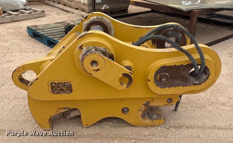 image for item EU4854 2018 Caterpillar 349TB excavator quick coupler