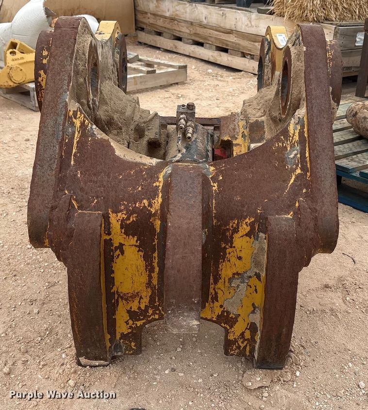 image for item EU4855 Caterpillar excavator quick coupler