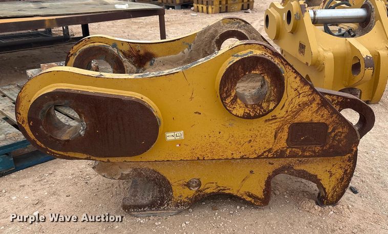 image for item EU4855 Caterpillar excavator quick coupler