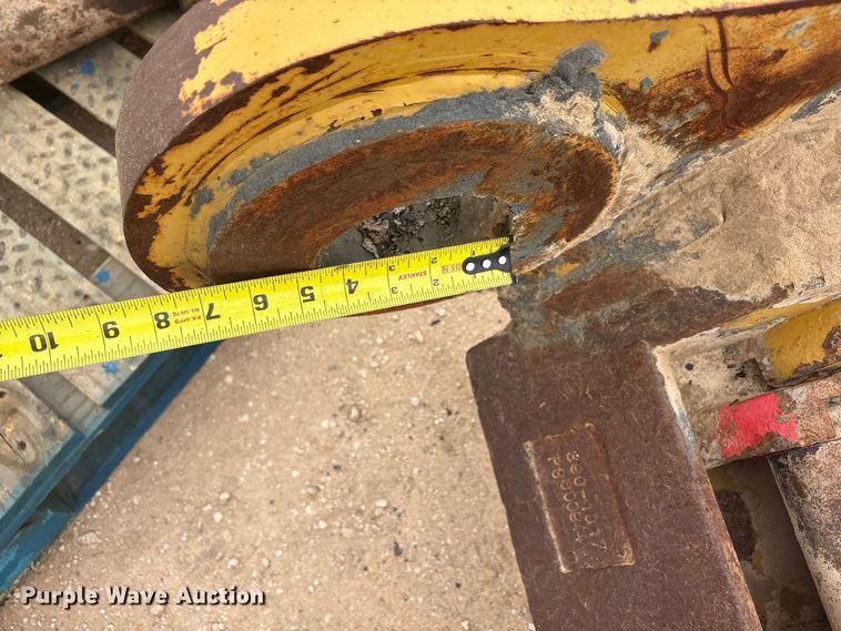 image for item EU4855 Caterpillar excavator quick coupler