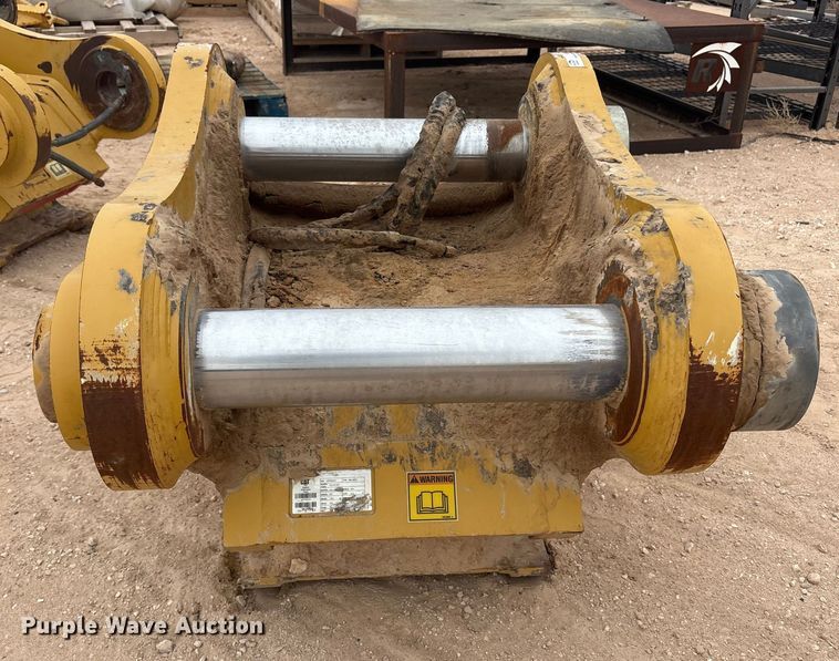 image for item EU4856 2021 Caterpillar VB linkage excavator quick coupler