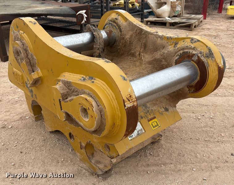 image for item EU4856 2021 Caterpillar VB linkage excavator quick coupler