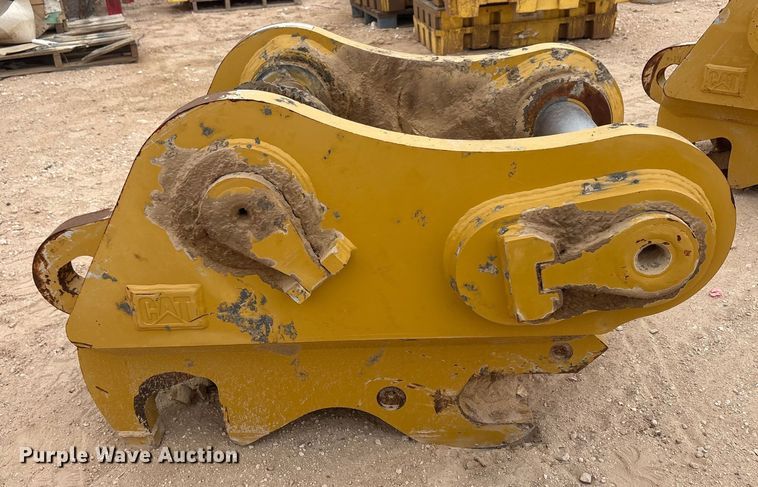 image for item EU4856 2021 Caterpillar VB linkage excavator quick coupler