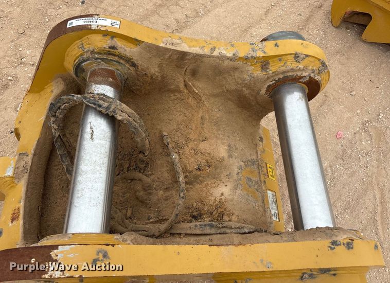 image for item EU4856 2021 Caterpillar VB linkage excavator quick coupler