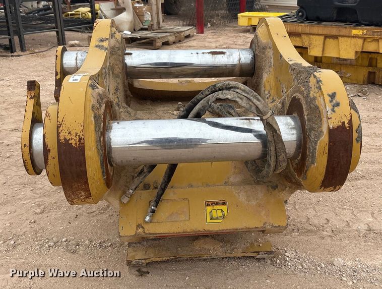 image for item EU4857 Caterpillar excavator quick coupler