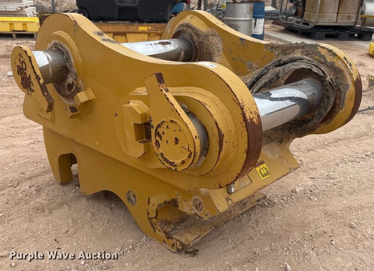 image for item EU4857 Caterpillar excavator quick coupler