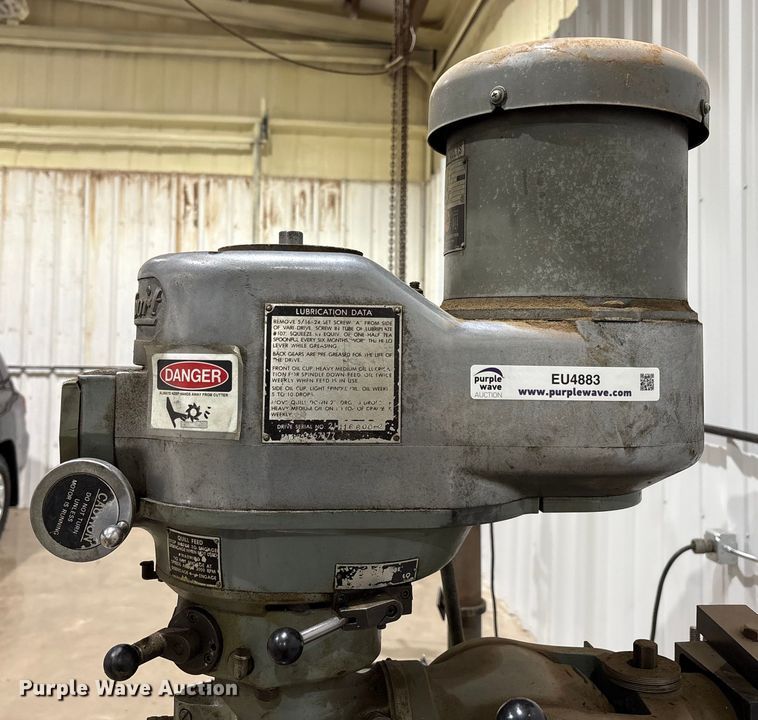 image for item EU4883 Bridgeport vertical milling machine