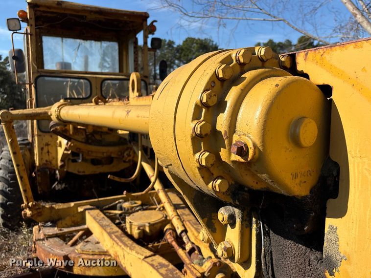 image for item EU7355 1971 Caterpillar 12F rigid frame motor grader