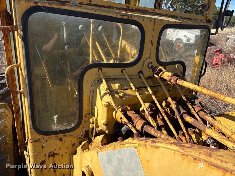 image for item EU7355 1971 Caterpillar 12F rigid frame motor grader