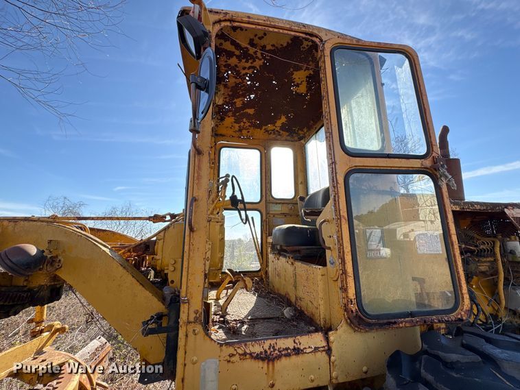 image for item EU7355 1971 Caterpillar 12F rigid frame motor grader