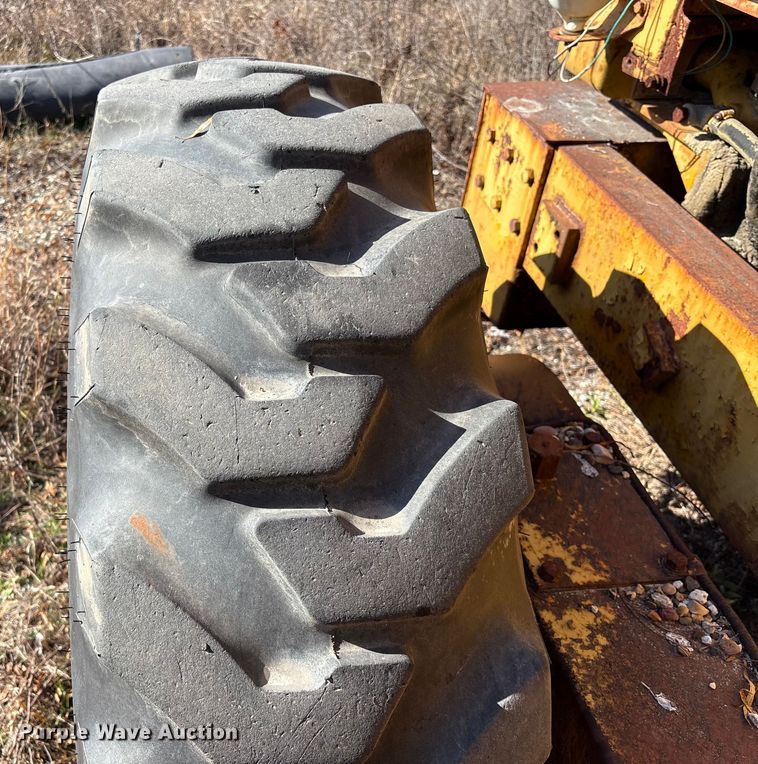 image for item EU7355 1971 Caterpillar 12F rigid frame motor grader