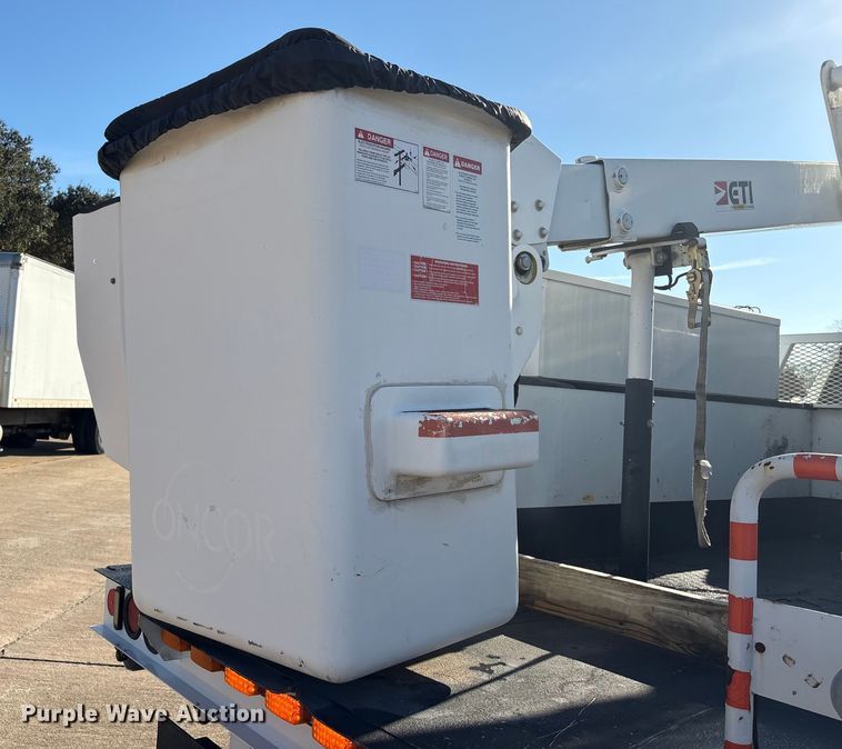 image for item EU7367 2017 RAM 5500 bucket truck