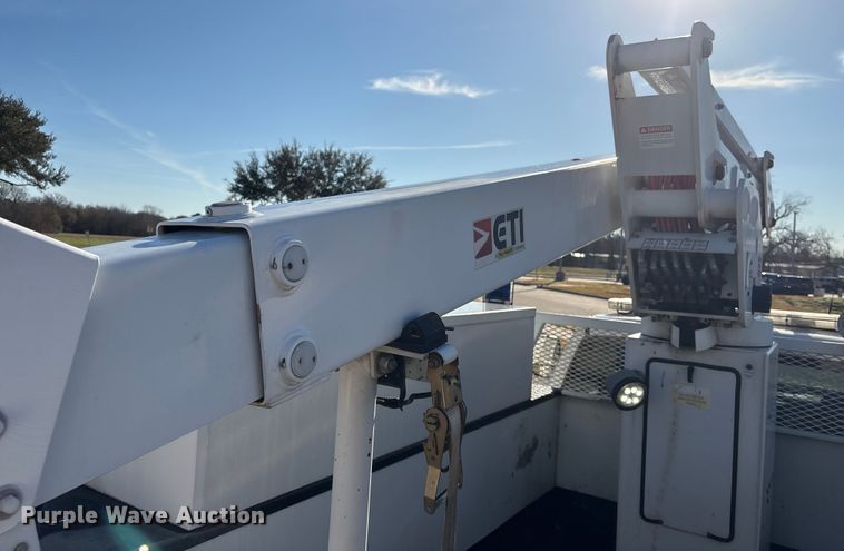 image for item EU7367 2017 RAM 5500 bucket truck