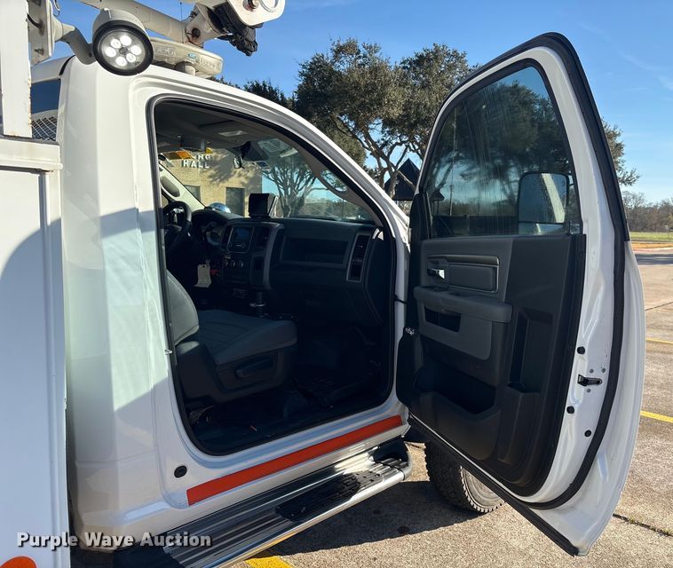 image for item EU7367 2017 RAM 5500 bucket truck