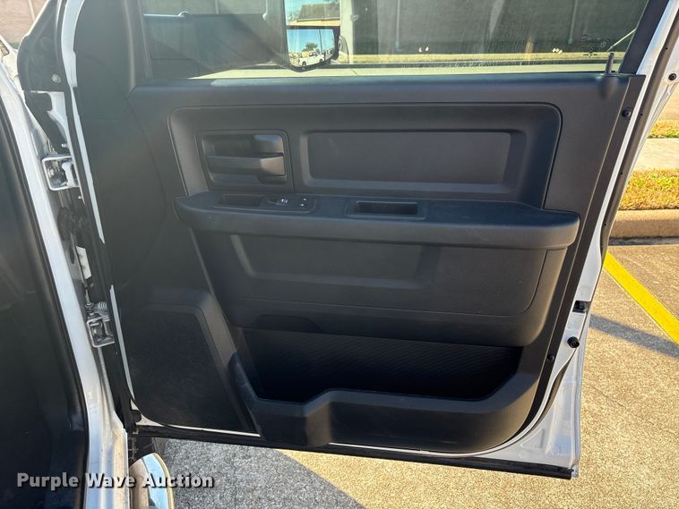 image for item EU7368 2018 RAM 2500 Crew Cab pickup truck