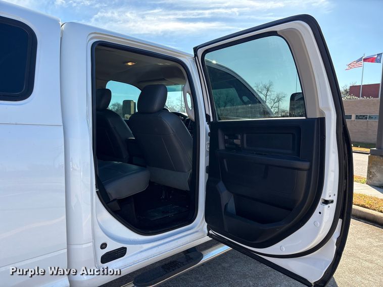 image for item EU7368 2018 RAM 2500 Crew Cab pickup truck