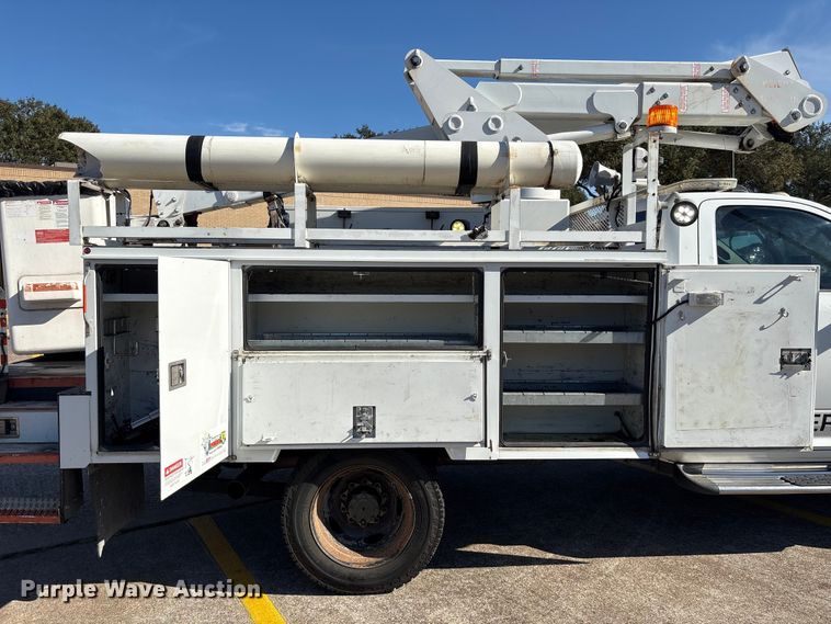 image for item EU7369 2016 RAM 5500 bucket truck