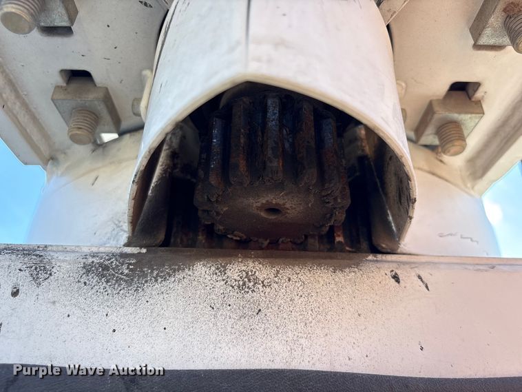 image for item EU7369 2016 RAM 5500 bucket truck